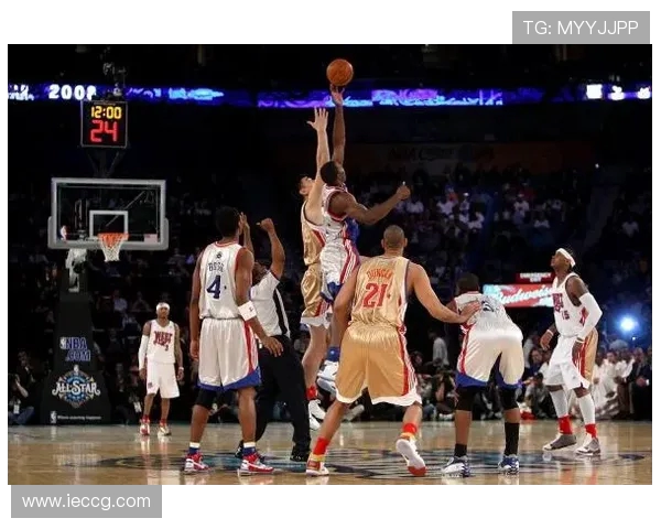 2013年NBA全明星赛东西部首发阵容公布引发球迷热议 2013年NBA全明星赛东西部首发阵容公布引发球迷热议